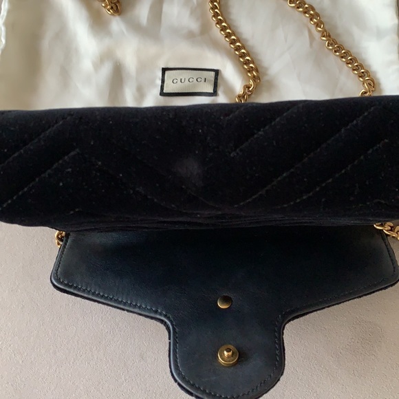 Authentic Gucci Marmont black velvet handbag - Picture 6 of 16